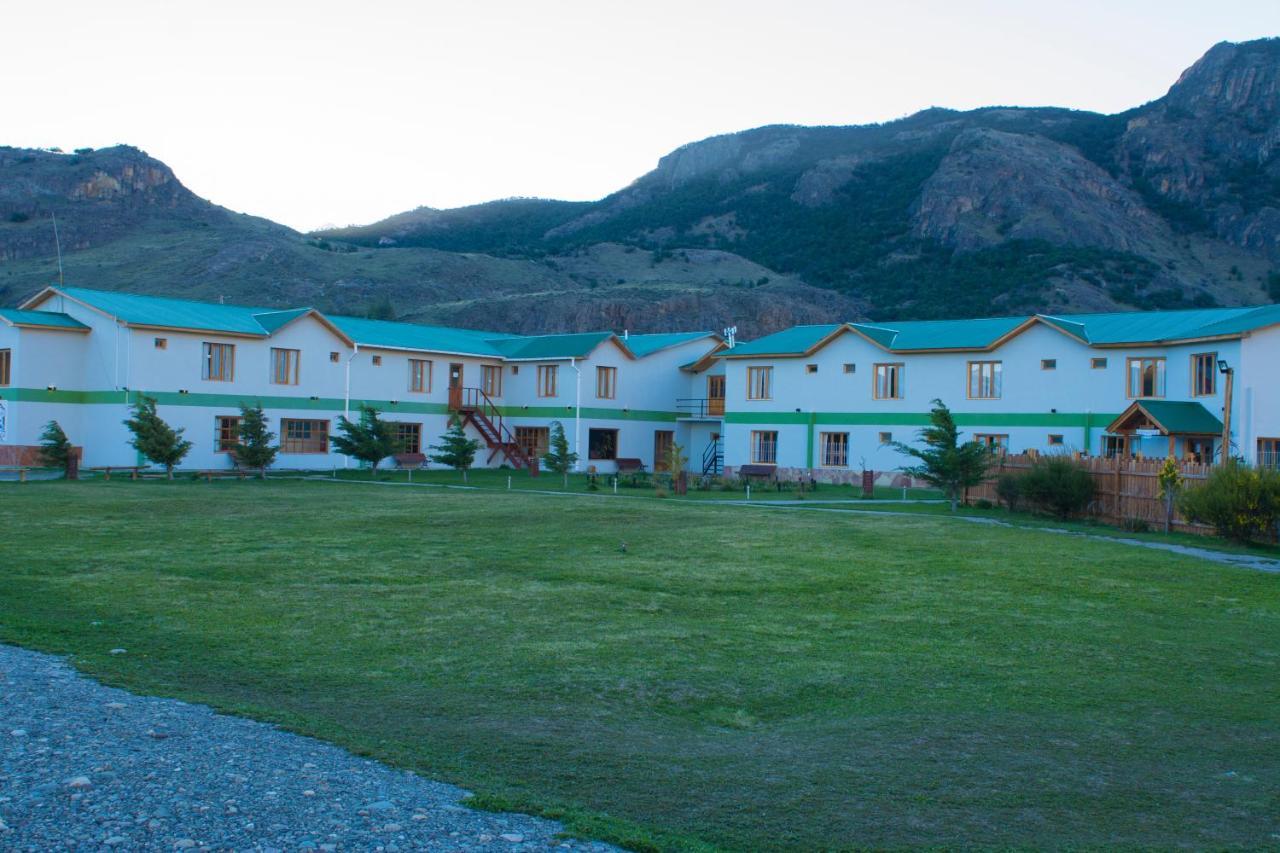 Hostel Pioneros Del Valle El Chaltén Eksteriør billede
