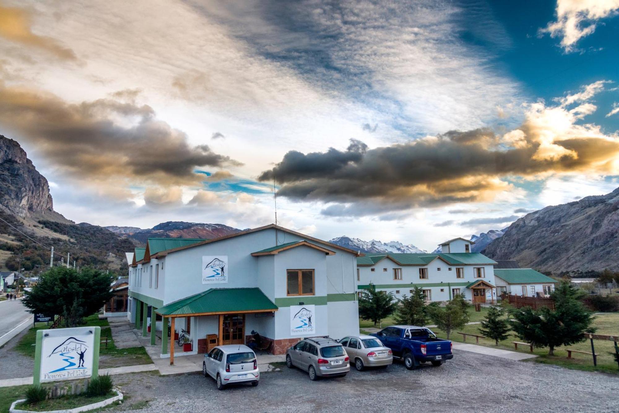 Hostel Pioneros Del Valle El Chaltén Eksteriør billede